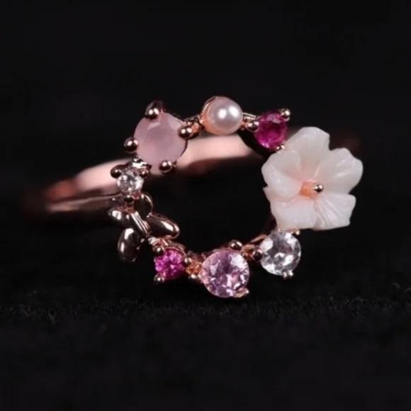 New 18K Rose Gold Flower Butterfly Circle Ring, cute Ring, shiny Ring. - Picture 3 of 5